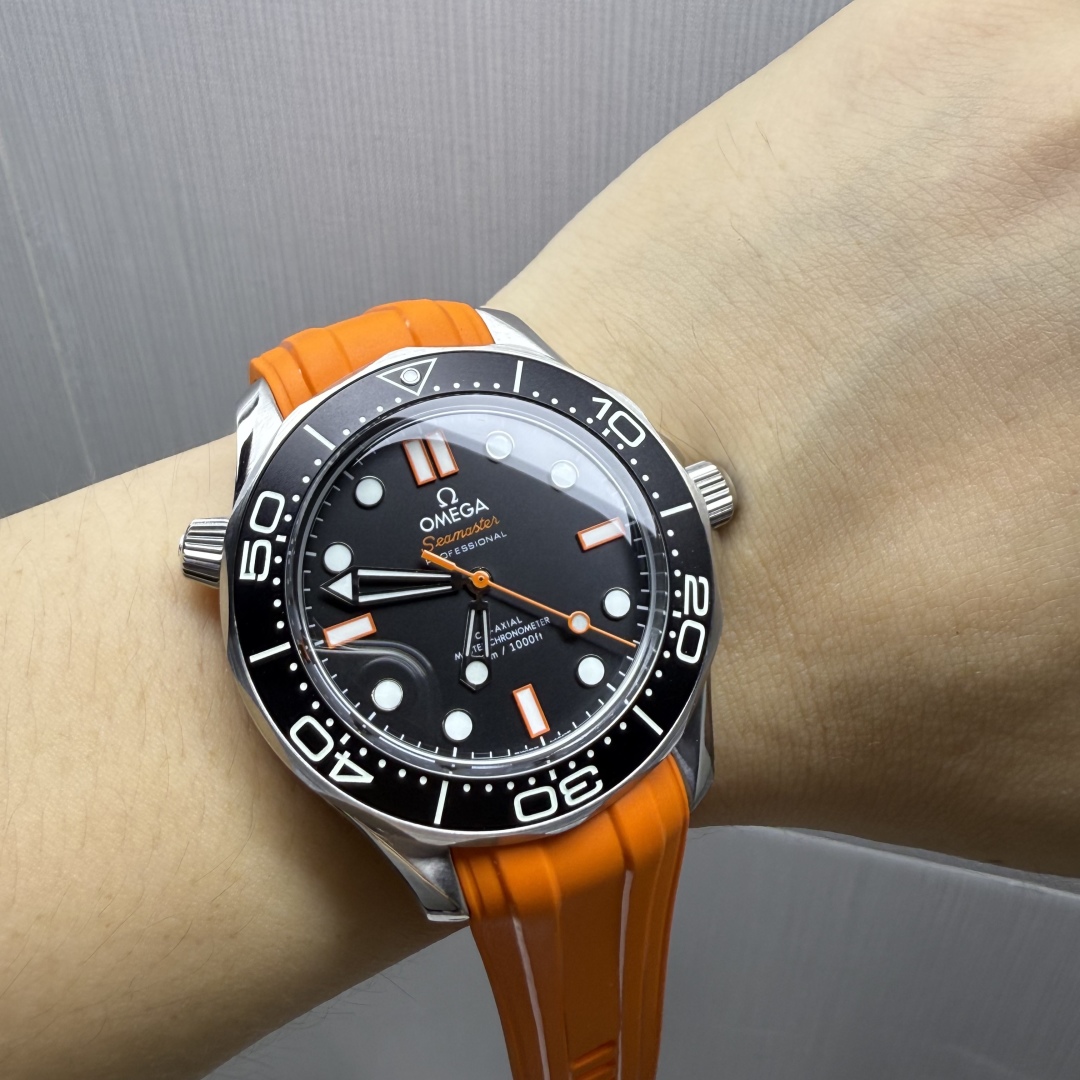 VS Factory Omega Seamaster 300 Black Dial Black Bezel Orange Rubber Strap 8806 Movement 42mm - Image 5