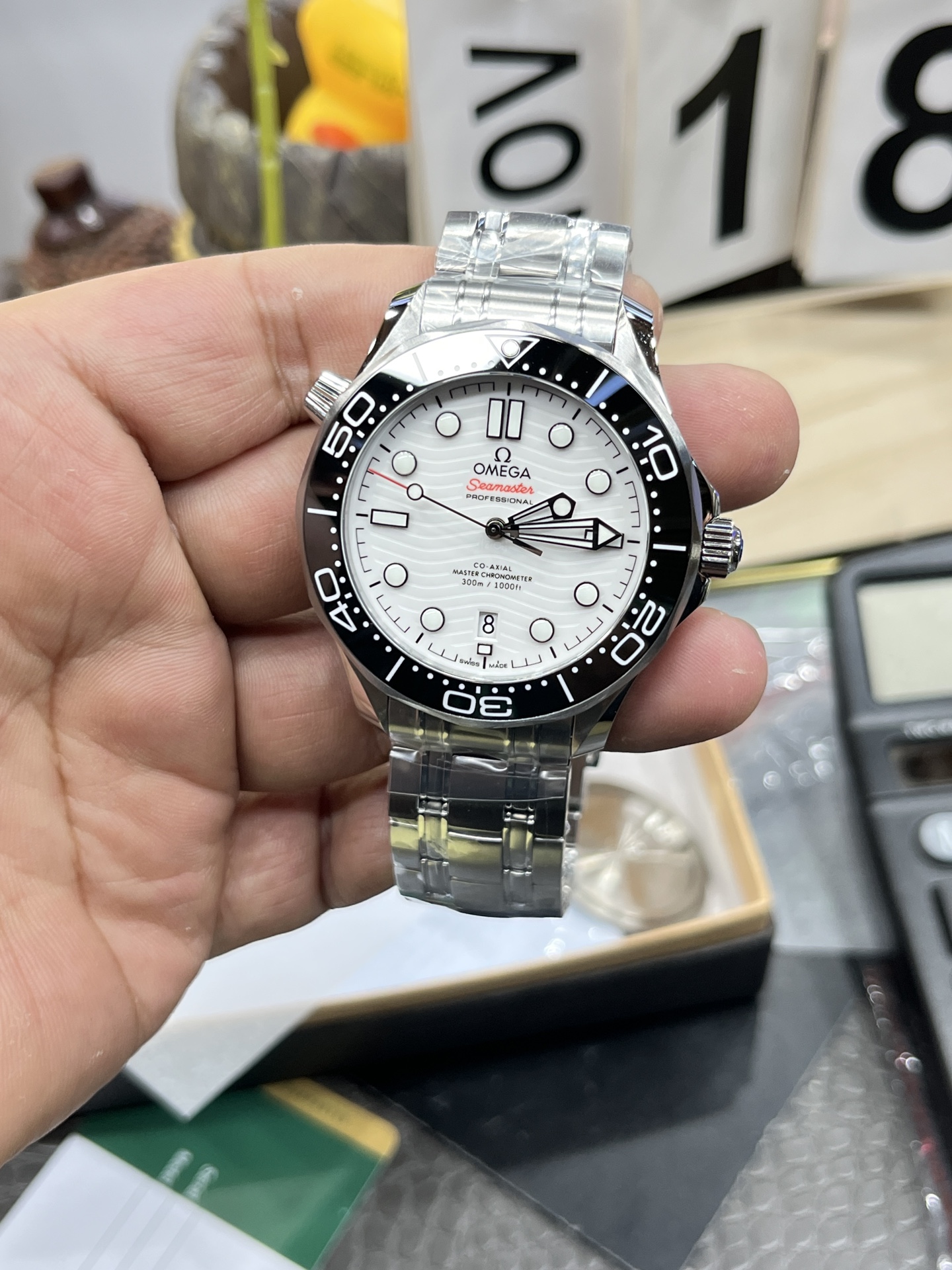 VS Factory Omega Seamaster 300 White Dial Black Bezel 316L Steel Bracelet 8800 Movement 42mm - Image 2