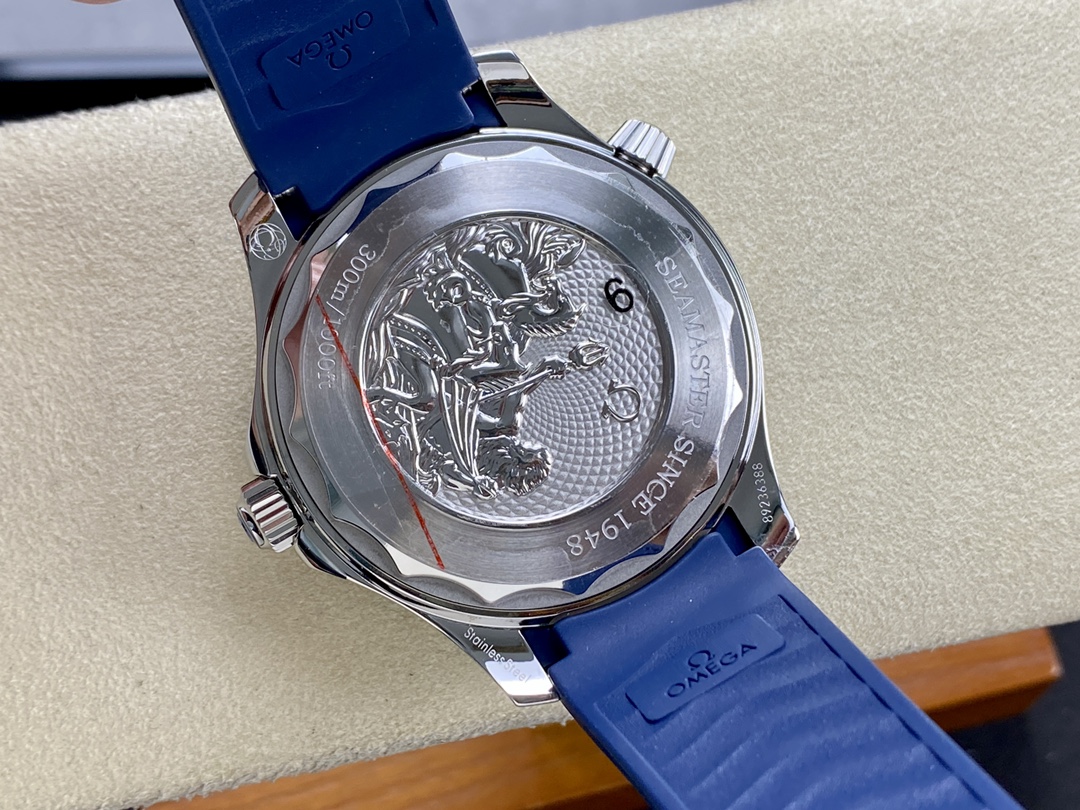 VS Factory Omega Seamaster 300 Gradient Blue Dial Blue Bezel Rubber Strap 8800 Movement 42mm - Image 7