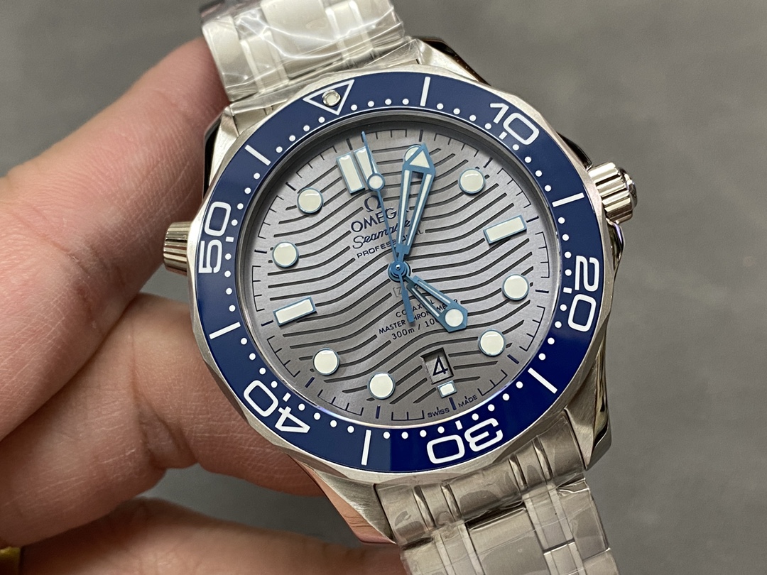VS Factory Omega Seamaster 300 Grey Dial Blue Ceramic Bezel 316L Steel Bracelet 8800 Movement 42mm - Image 3