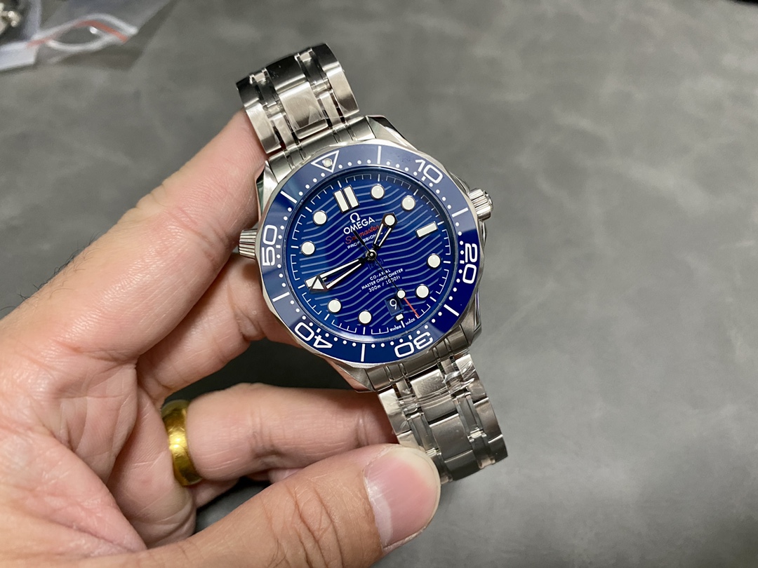 VS Factory Omega Seamaster 300 Blue Dial Blue Ceramic Bezel 316L Steel Bracelet 8800 Movement 42mm - Image 4